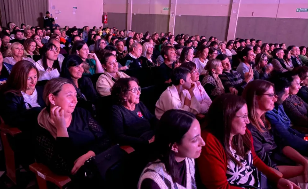 INÉS ESTÉVEZ Y GERMÁN PALACIOS PRESENTARÁN UNA OBRA ÍNTIMA Y REFLEXIVA EN ROLDÁN