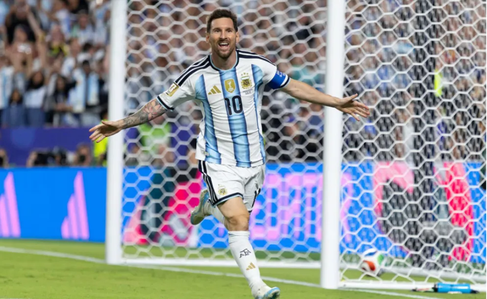 MESSI MARCÓ UN DOBLETE Y ARGENTINA CLASIFICÓ A DIECISEISAVOS DEL MUNDIAL 2026