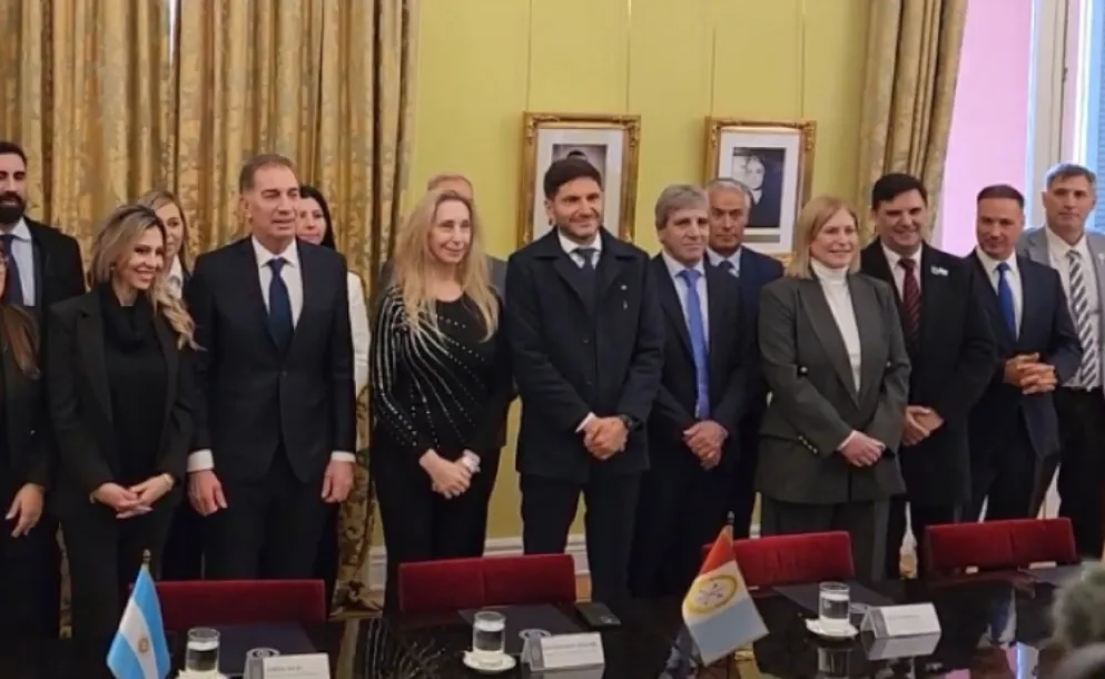 ROLDÁN ACOMPAÑÓ LA FIRMA DEL CONVENIO QUE PERMITIRÁ RECUPERAR LA A012