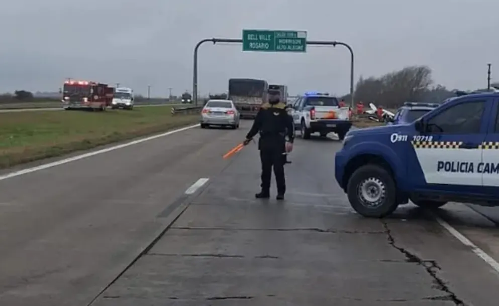 TRES MUERTOS TRAS UN VIOLENTO DESPISTE EN LA AUTOPISTA CÓRDOBA-ROSARIO