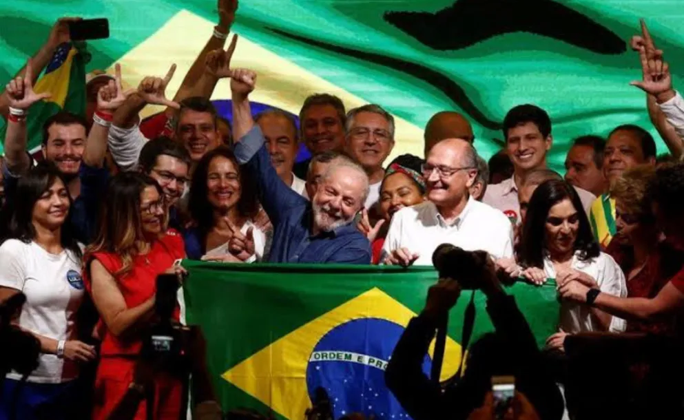 LULA DA SILVA FUE REELEGIDO PRESIDENTE DE BRASIL EN UN BALOTAJE HISTÓRICO