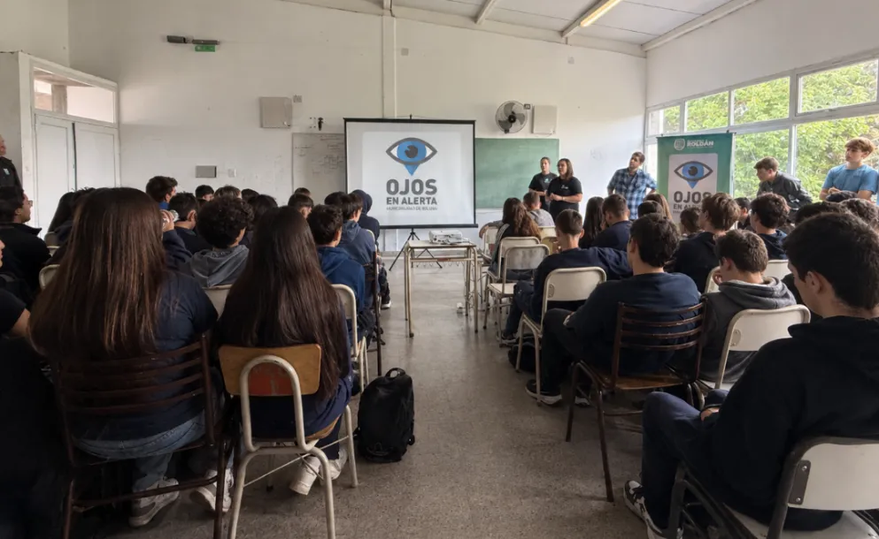 EL PROGRAMA MUNICIPAL OJOS EN ALERTA COMENZÓ A RECORRER LAS ESCUELAS SECUNDARIAS DE ROLDÁN
